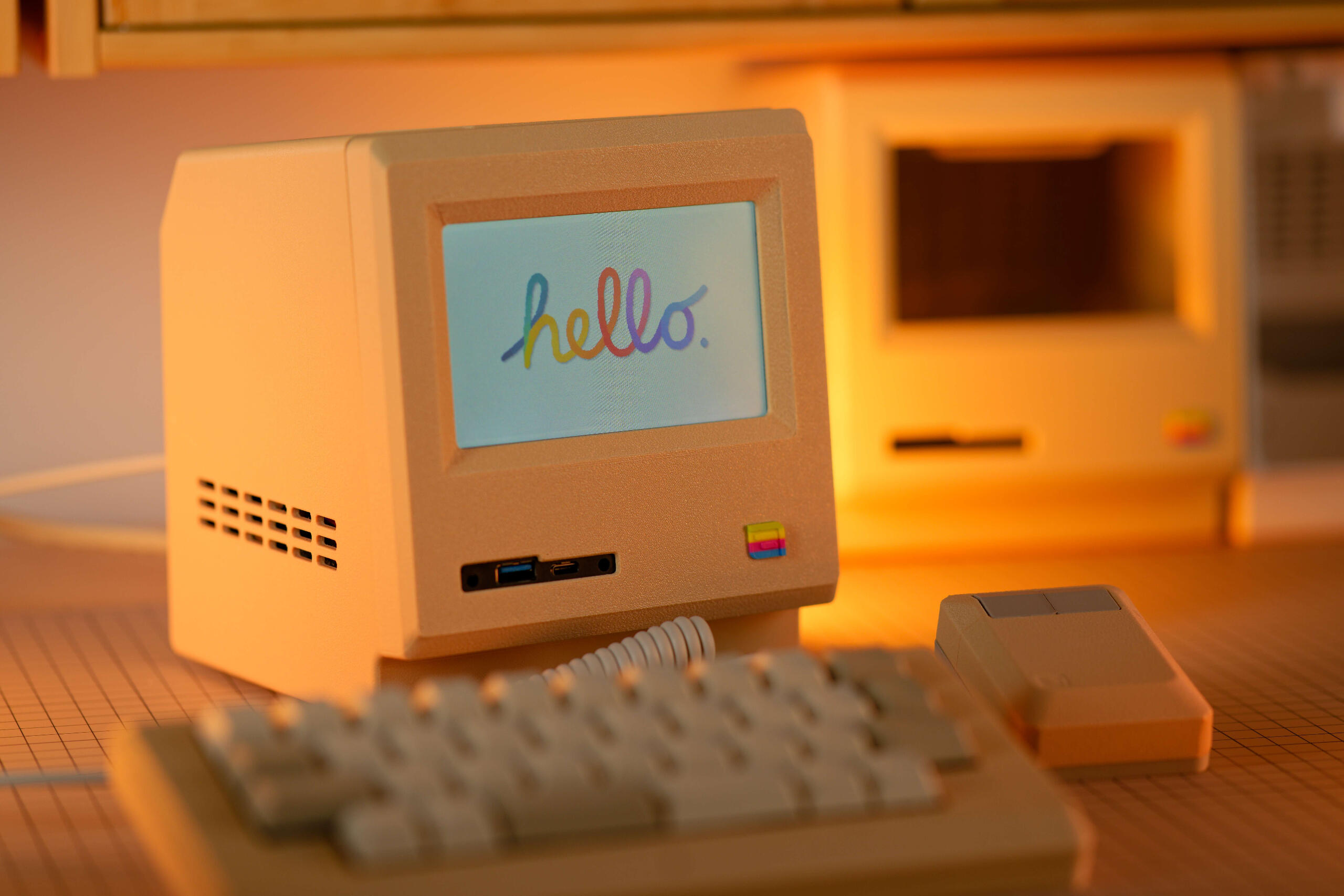 Built a custom keyboard for a Macintosh 128K tribute PC build! Video here!